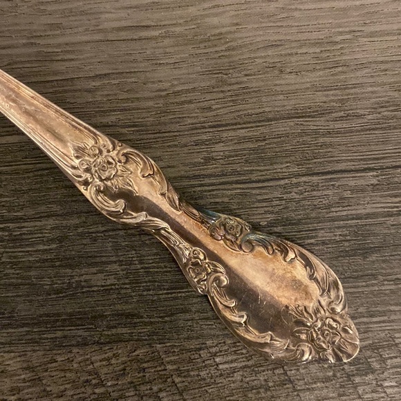 Vintage William Rogers pattern silver plated serving spoon - Picture 3 of 9